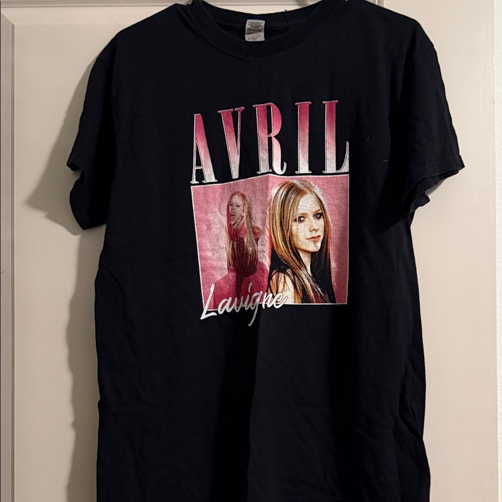 Avril Lavigne Black Graphic Tee with Pink Photo Print